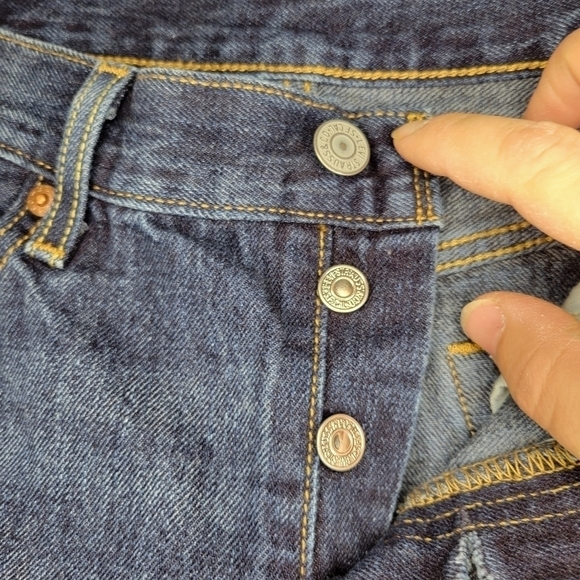 Levi Strauss Co Levi’s 501 Button-Fly Denim Cutoff Shorts Sz 32” - Picture 6 of 8